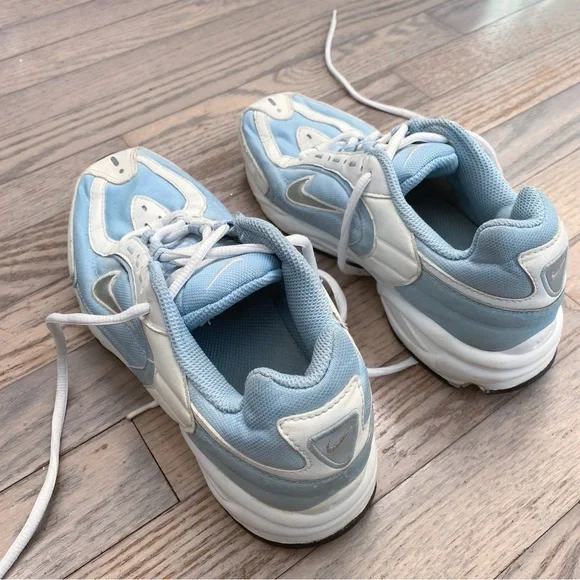 Nike Light Blue and White Running Sneakers, women’s 7.5 - Picture 2 of 7